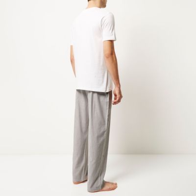 White t-shirt and bottoms pyjama set